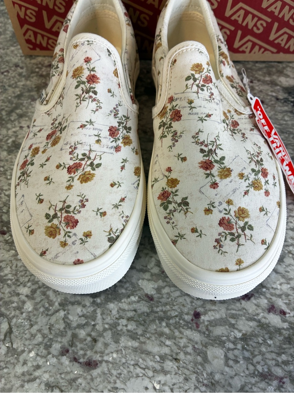 Women’s Vans Cream Slip-On Sneakers with Floral/Marshmallow  print - Picture 12 of 16